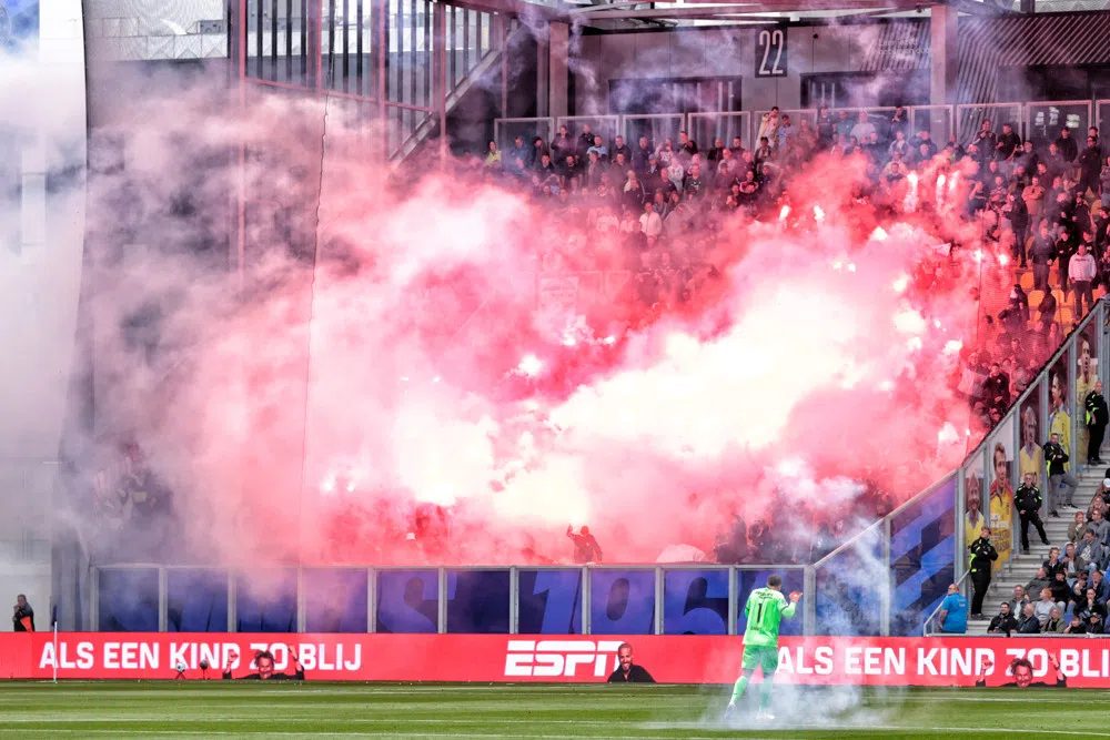 Feyenoord deelt 47 stadionverboden uit na vuurwerkincident bij Cambuur