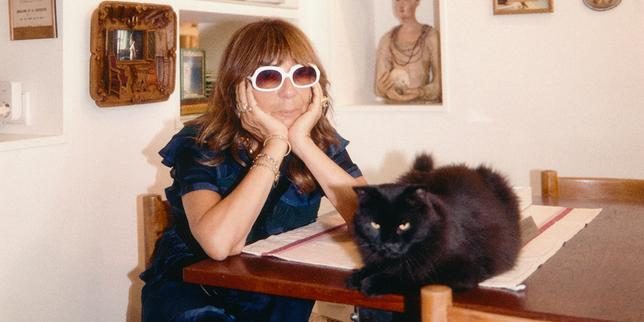 Qui est vraiment Sophie Calle ? Entre surexposition et secrets bien gardés, les deux visages d’une artiste qui a fait d…