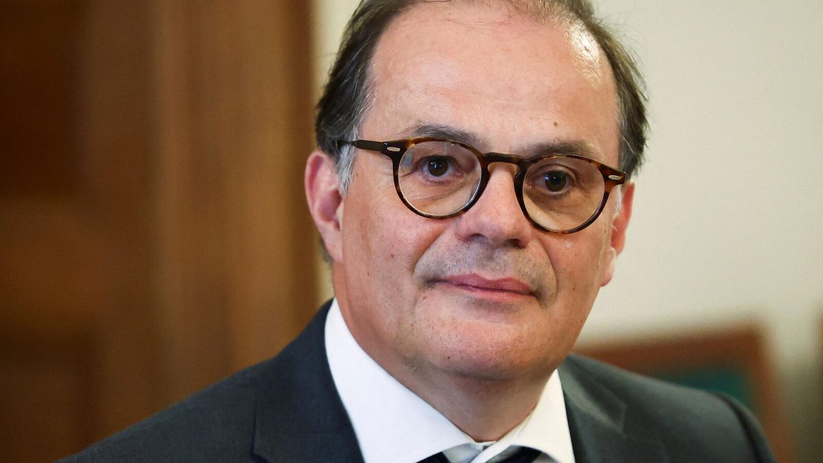 Effacer la dette, comme le souhaite Jean-Luc Mélenchon ? « Illégal, dangereux et inutile », selon le gouverneur de la B…