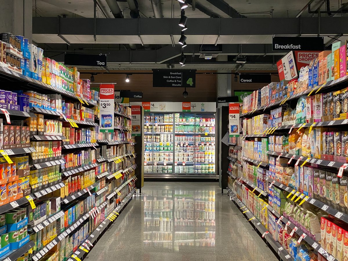 Ollie’s (OLLI) Earnings Jump 43% Despite Falling Comparable Sales—Can Store Growth Keep It Going?