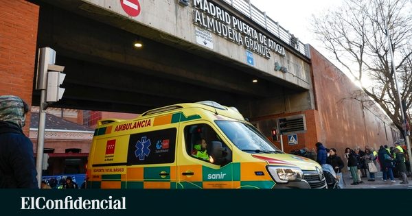 Herido grave un motorista de 56 años al colisionar contra un turismo en un semáforo en Colón (Madrid)