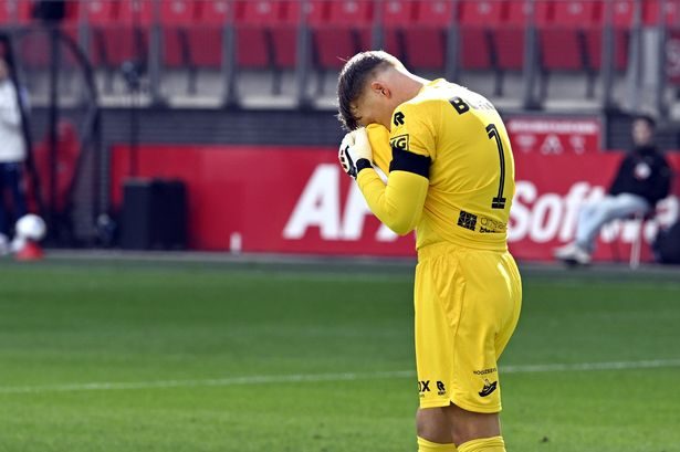 Ronald Koeman Jr breaks down in tears on pitch during emotional tribute after his mum's death