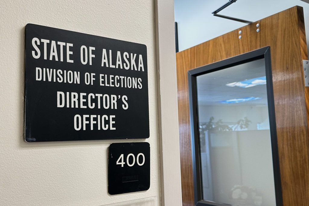 Alaskans will decide fate of ranked choice voting system after chaotic end to state's primary