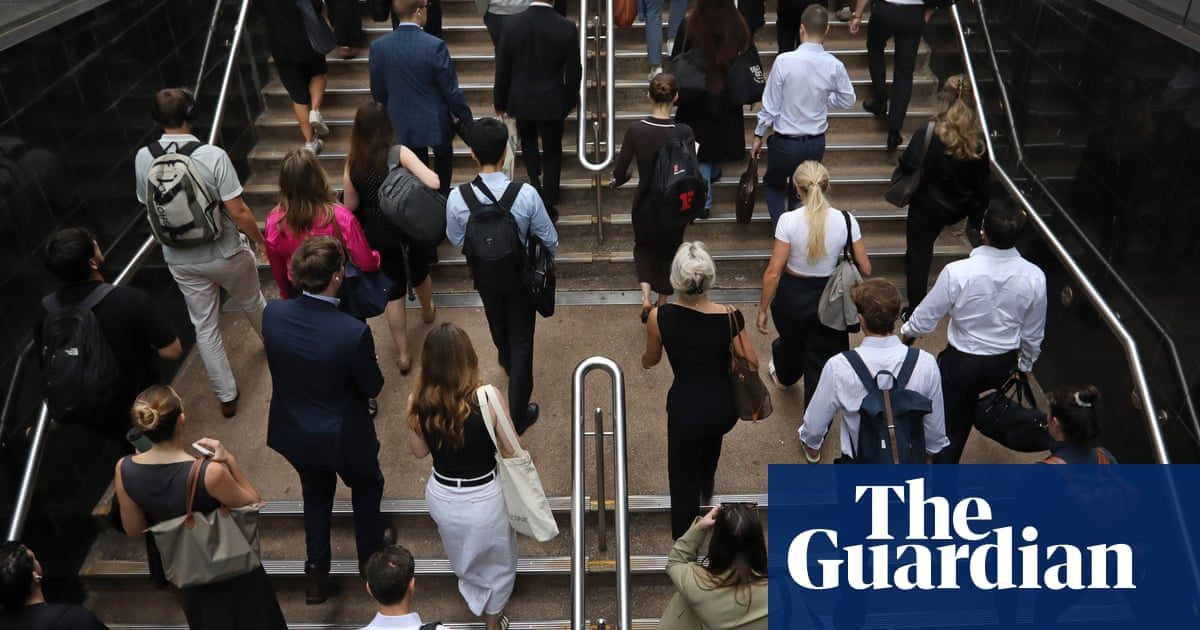 More Australians to live into their 90s as life expectancy forecast to rise over coming decades