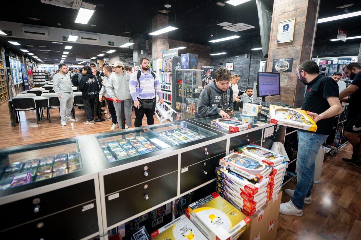 Locura financiera por las cartas Pokémon en su 30º aniversario: “Aquí especula todo el mundo”