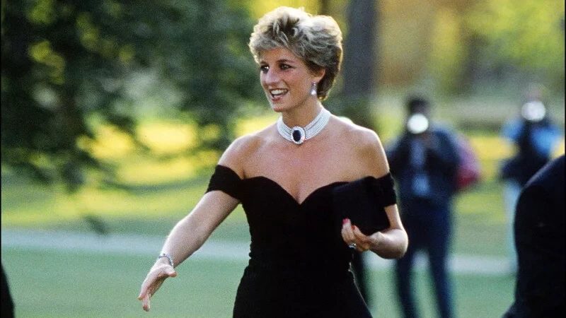 'Wraakjurk' prinses Diana onder de hamer bij Sotheby's