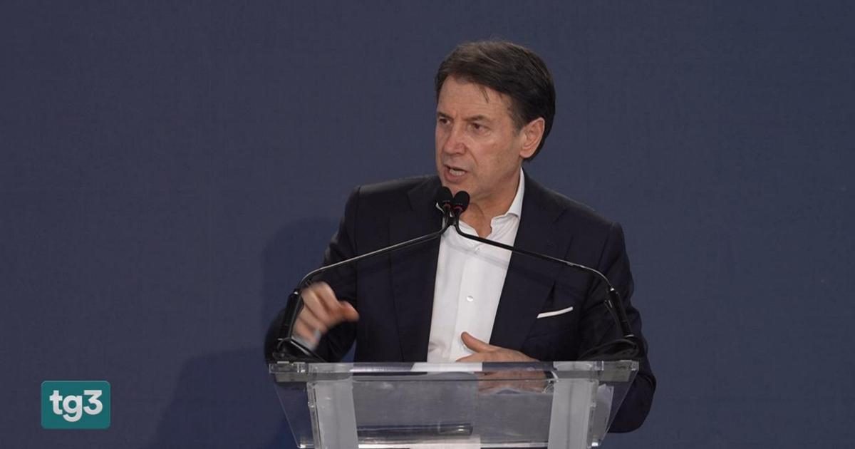 Giuseppe Conte chiude la due giorni 5 Stelle: "Continuare a inviare armi allontana la pace"