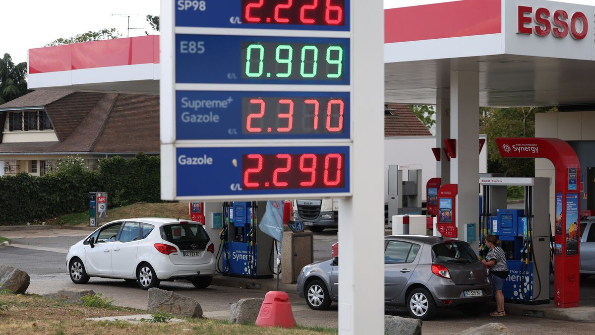 Carburant : les Français payent-ils plus de taxes qu’ailleurs en Europe ?