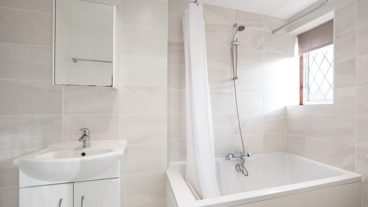 Schimmel-Falle - Viele reinigen dieses Teil im Badezimmer viel zu selten