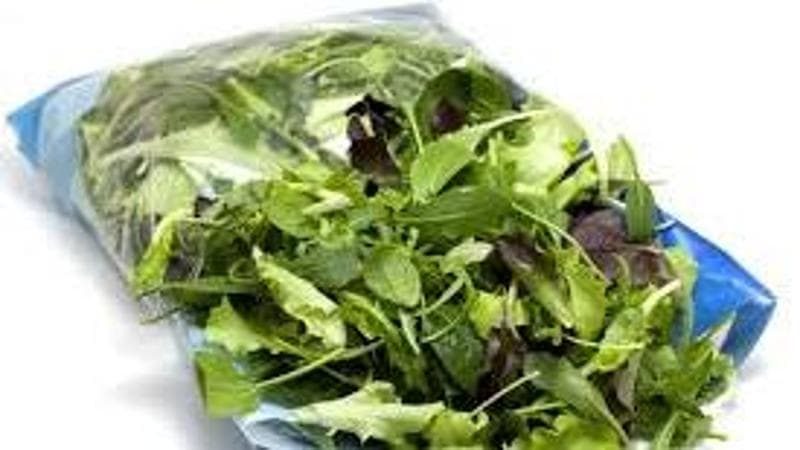Il caldo prosciuga le insalate in busta: gli scaffali al supermercato si svuotano