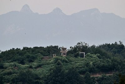 Frontière entre les deux Corées: une probable explosion de mine fait trois blessés