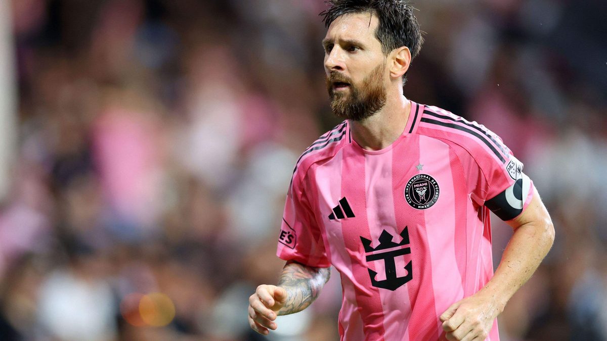 Goals Messi en Suarez niet genoeg voor zege, Depay en Corinthians verliezen van scorende en kotsende Hulk