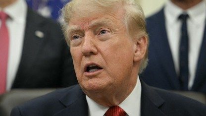 KI-Kontroverse: Trump setzt trotz Warnungen vor Gefahren noch stärker auf KI