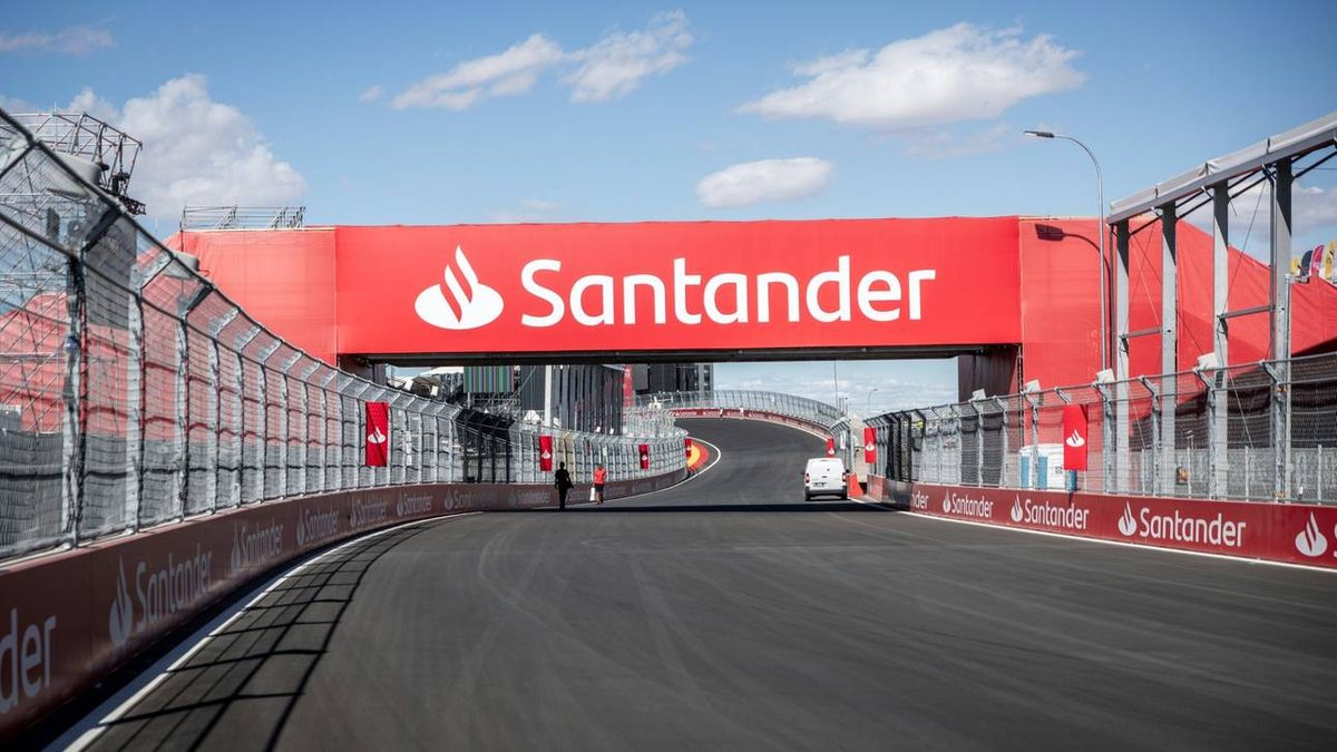 Wagen fängt Feuer: Heftiger Formel-2-Unfall in Madrid