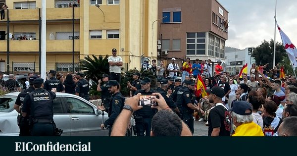 Altercados en el puerto de Ceuta contra la llegada de integrantes del grupo Negu Gorriak