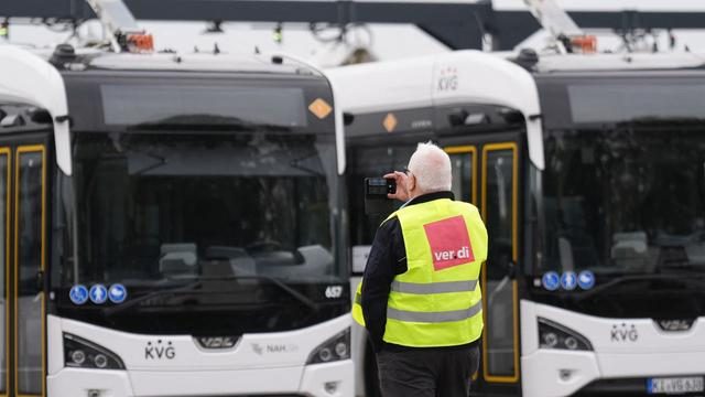 Tarifverhandlungen: Warnstreik in vier Städten angelaufen