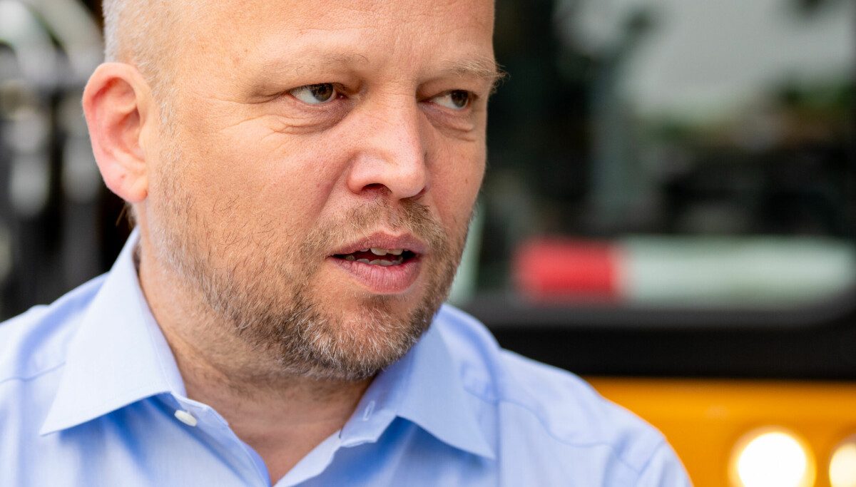 Presser regjeringen om diesel-lagre