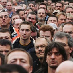 Duitse auto-industrie protesteert massaal voor behoud banen en fabrieken