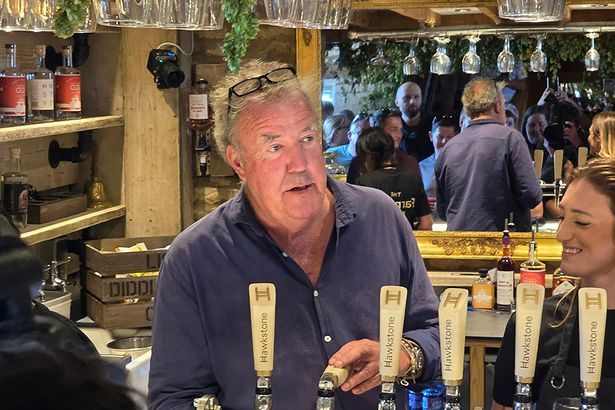Jeremy Clarkson pub bill floors customer as he quips 'I'm keeping the glass'