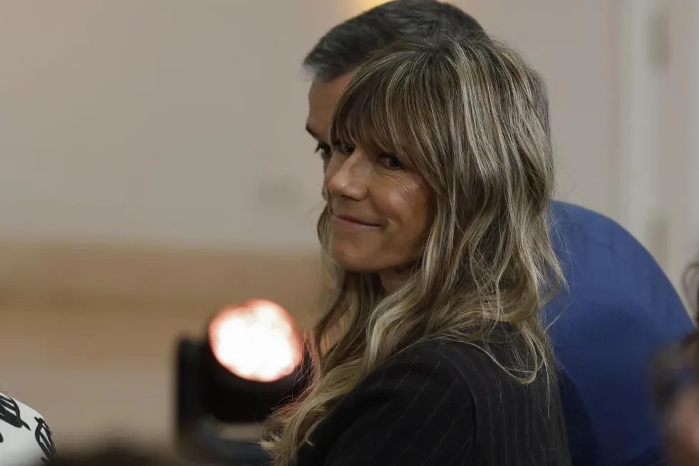 El juez Juan Carlos Peinado envía a Begoña Gómez a juicio con jurado por tráfico de influencias y malversación
