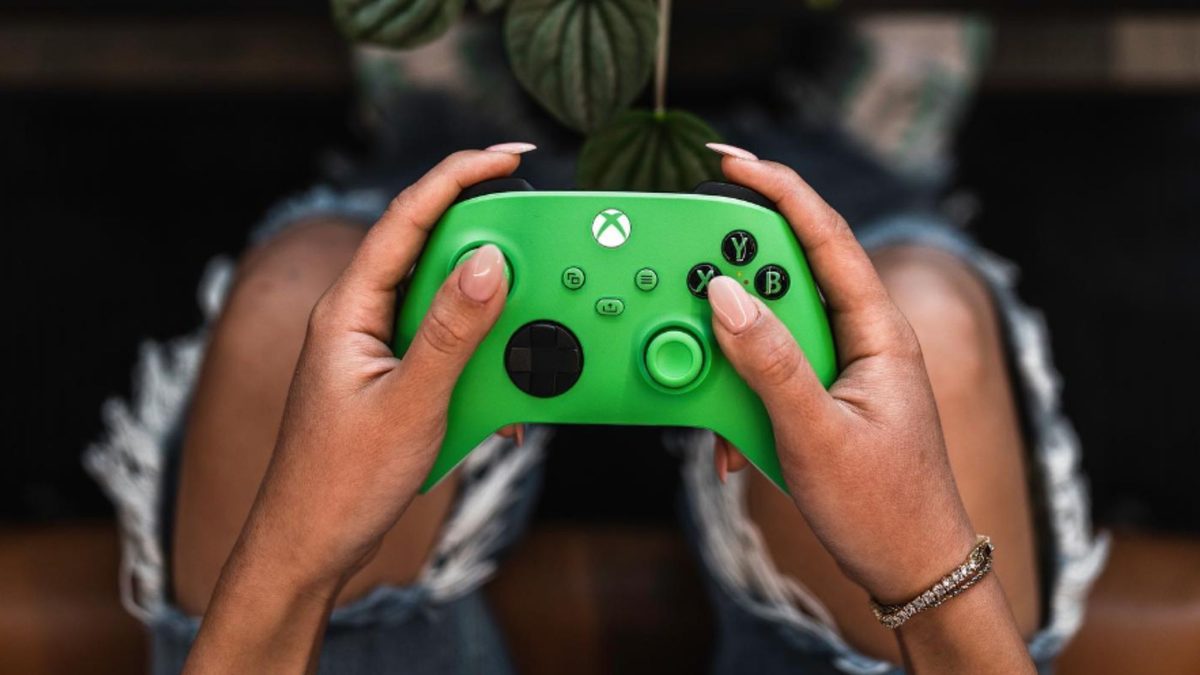 The official Xbox controller just dropped back to its lowest price this year on Amazon — 'a more premium feel without t…