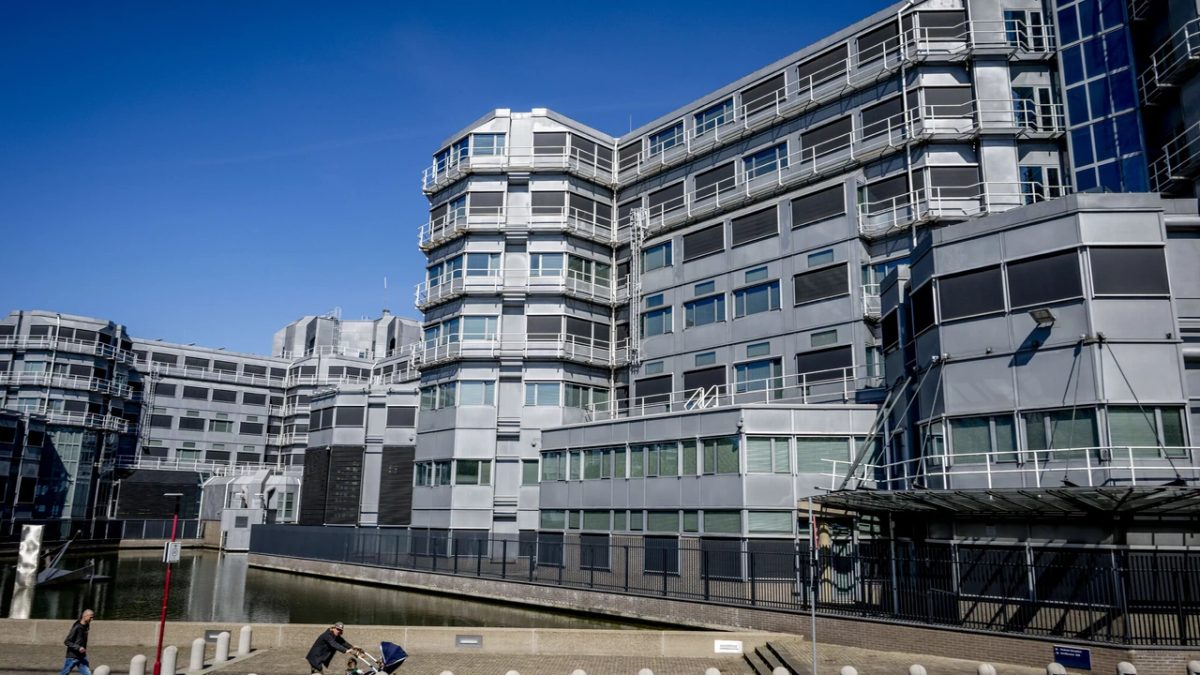 Toezichthouder bezorgd over ongebreideld AI-gebruik inlichtingendiensten