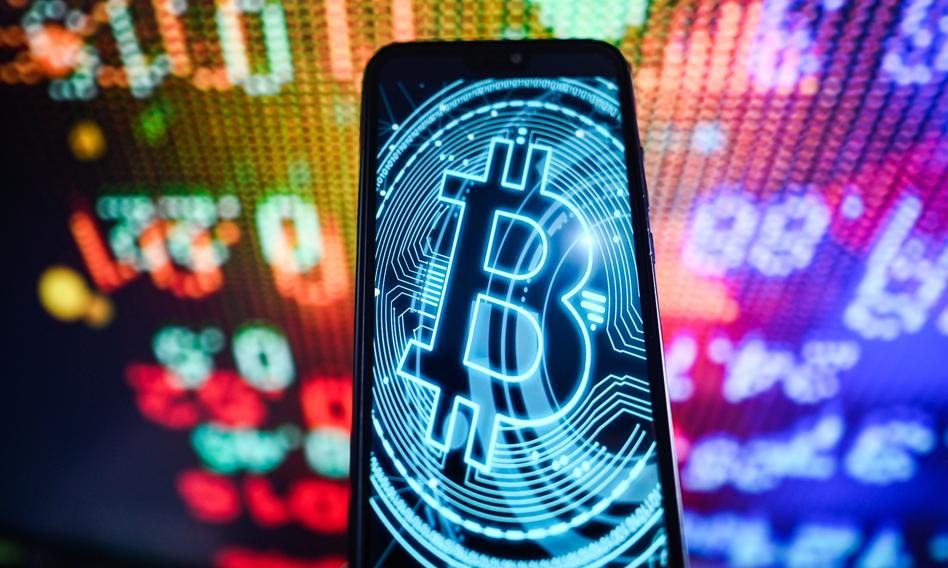 Zryw na rynku kryptowalut. Bitcoin najwyżej od początku roku pomimo trudnego tygodnia