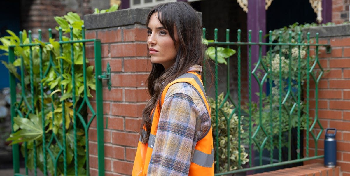 Coronation Street reveals new suspicions about Jodie in early release episode