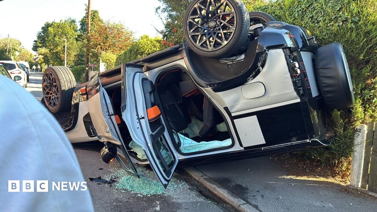 Hull winger Thomas unhurt after car crash