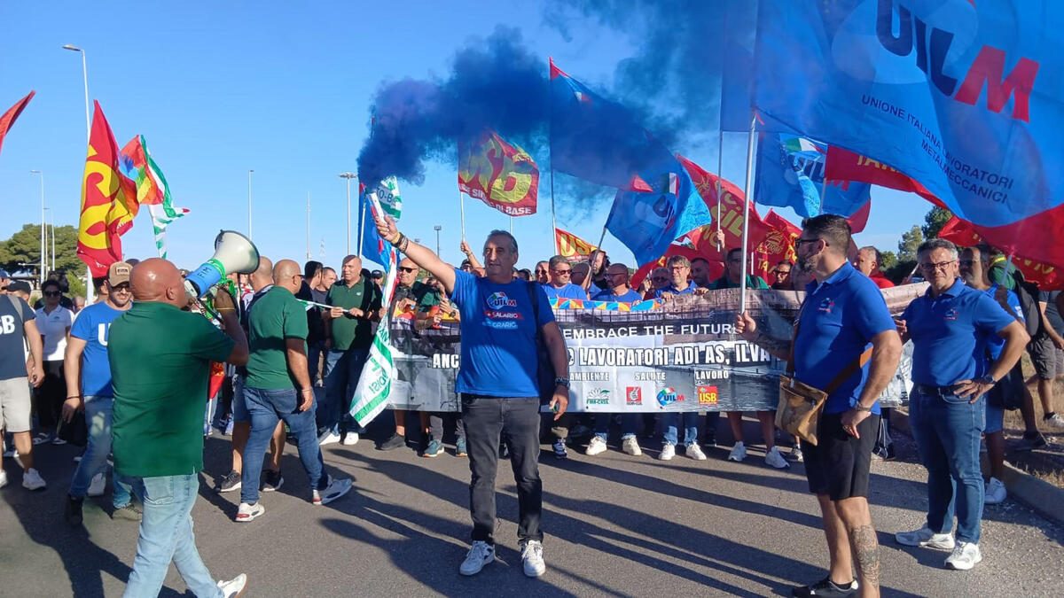 Azienda dell’indotto Ilva non paga gli stipendi di agosto: sciopero a oltranza alla Semat