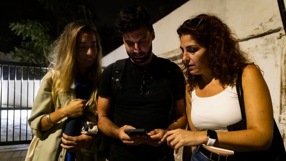 Julia Ferreras y Rafael Borrego, tras la agresión a su coche en Ceuta: "Éramos el enemigo, el objetivo a batir"