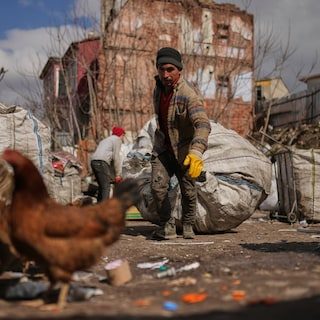 Afvalverzamelaars in Istanbul: ‘Wij doen het zwaarste werk, maar verdienen het minste geld’