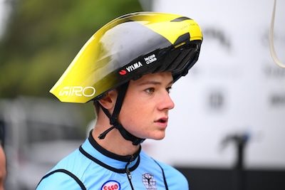 Ook beloften mannen zijn begonnen aan hun tijdrit: zorgen Jasper Schoofs (19u15) en Matisse Van Kerckhove (19u45) voor…