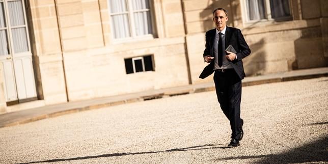 Primaire à gauche : Raphaël Glucksmann, traité de « stagiaire » par Ségolène Royal, la renvoie à des postes « quémandés…