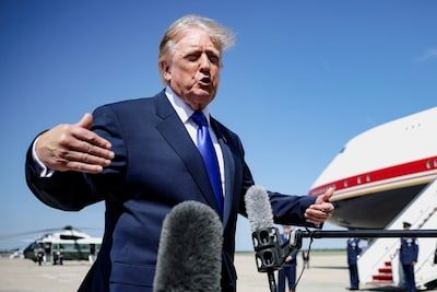 En soutien à CNN, quatre chaînes américaines cessent de suivre Trump