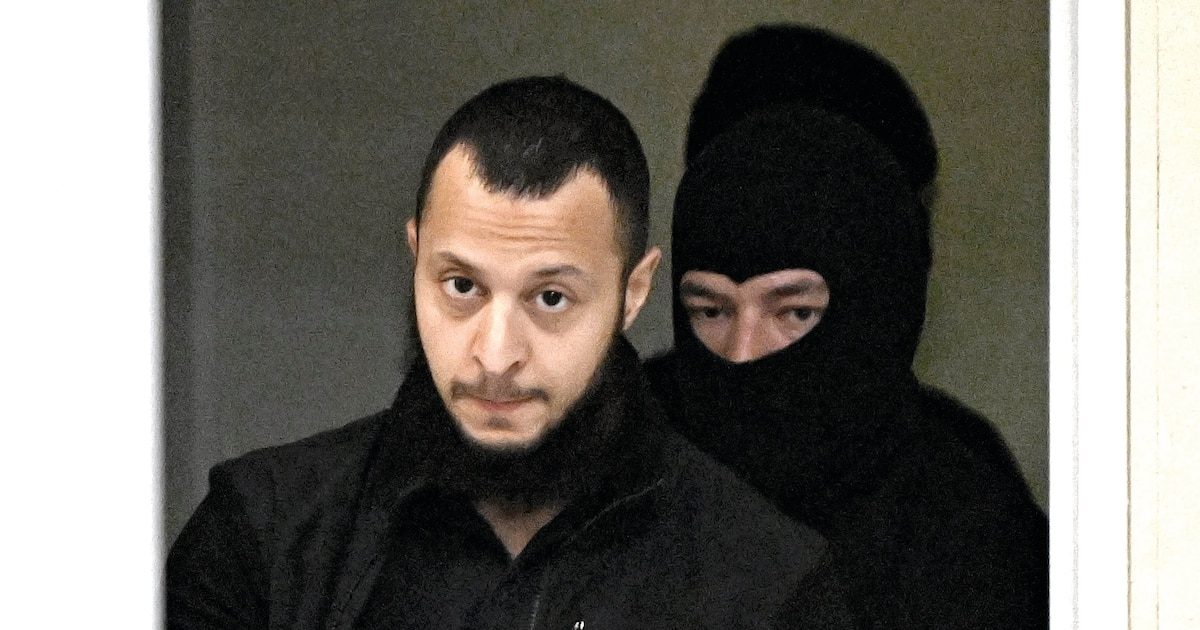 Attentats de Paris et Bruxelles : Salah Abdeslam restera placé à l'isolement en France