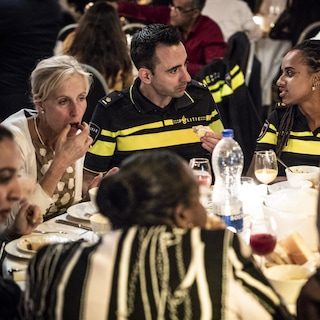 Politie scherpt regels aan en organiseert zelf geen iftars meer