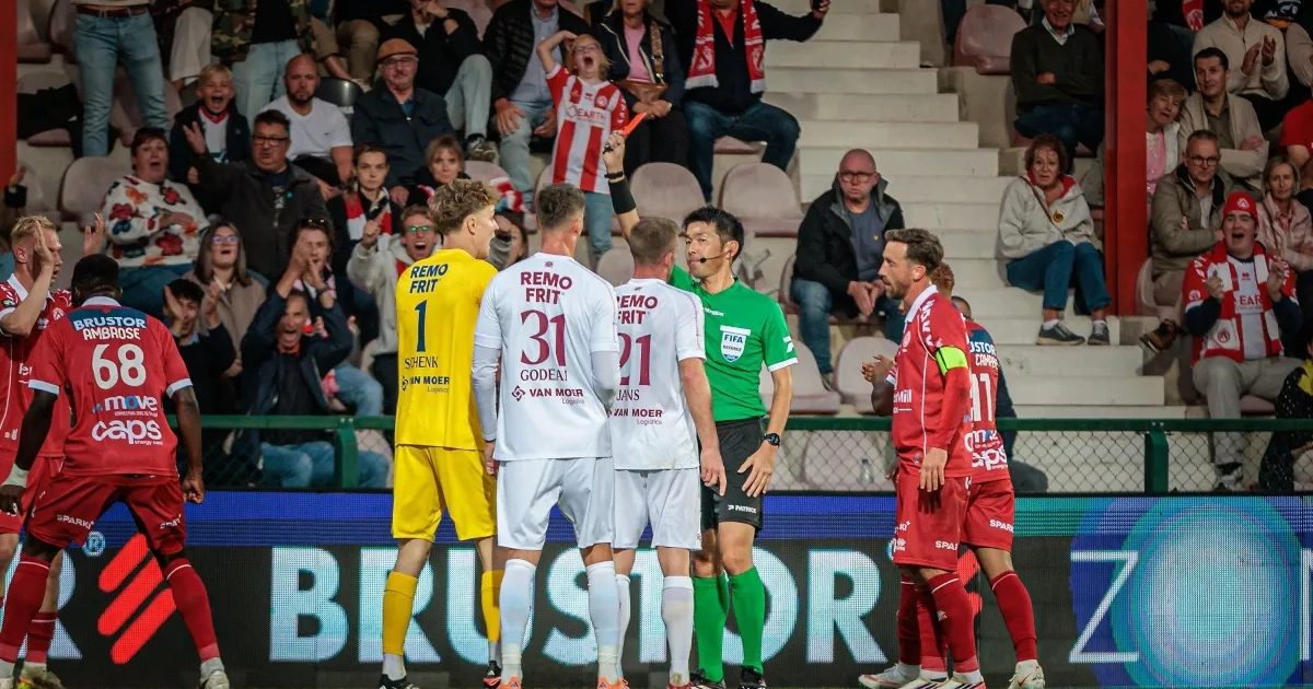 Beveren-doelman krijgt rood: speler en coach komen met opvallend verschillende reactie