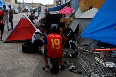 Migrant (17) verstopt zich in Ceuta onder bus van voetbalclub Valladolid en bereikt Spaanse vasteland