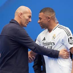 Mbappé looft nieuwe bondscoach Zidane: 'Spelen onder hem is iets uit een film'