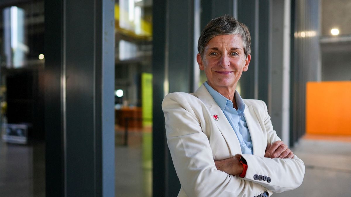 Laura McAllister: Wer ist die Frau, die sich gegen Fifa-Boss Gianni Infantino erhebt?