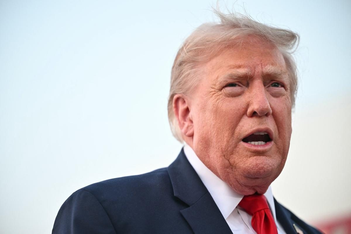 Le bras de fer entre Donald Trump et la presse présidentielle s’étend à d’autres médias