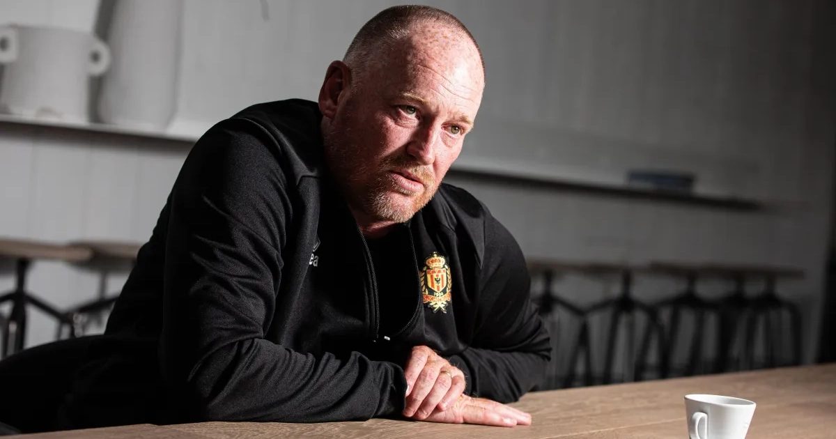 "Ik begrijp de bezorgdheid van de supporters": Caluwé verdedigt keuze voor Vanderbiest na dramatische 3 op 21