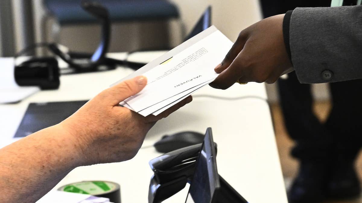 Förtidsröstningen kan ha gått fel i 50 kommuner