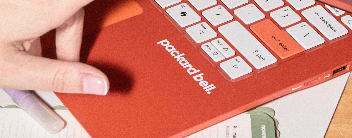 Packard Bell torna con nuovi laptop, giradischi e gadget
