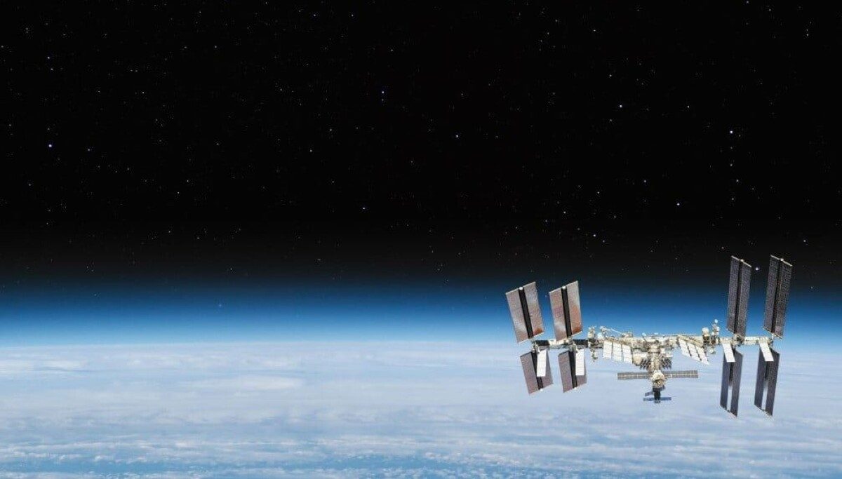 NASA gives SpaceX a billion reasons to keep flying Crew Dragon