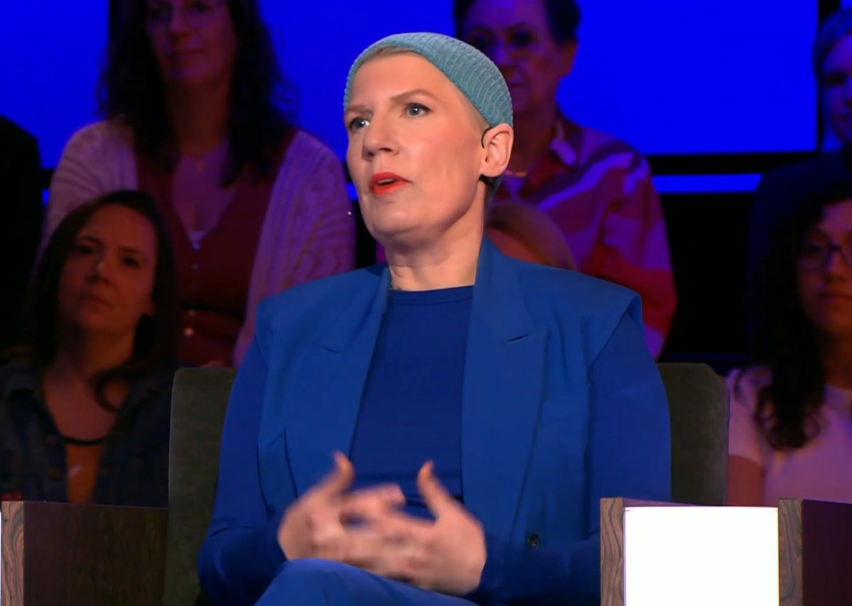 Paulien Cornelisse draagt mutsje in De slimste mens na chemotherapie: 'Een pruik wilde ik absoluut niet'