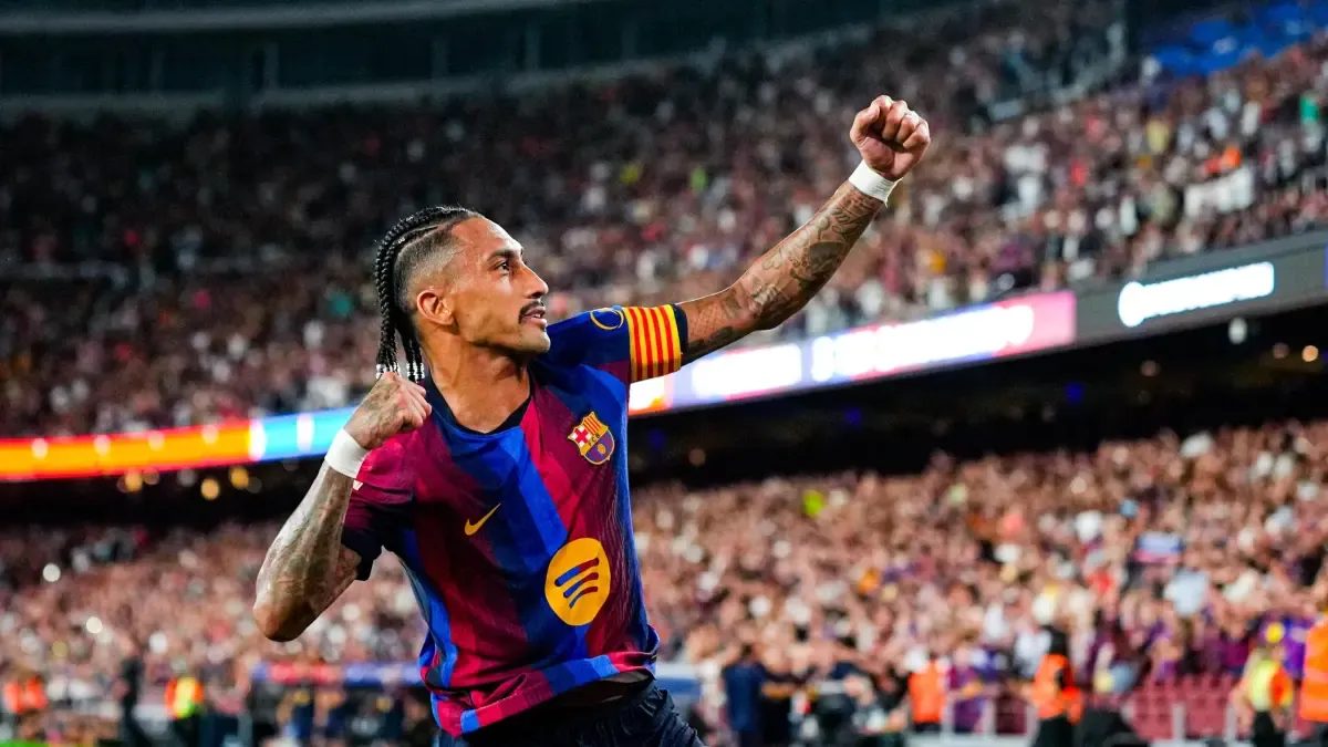 Raphinha ya está a cinco goles de Ronaldinho