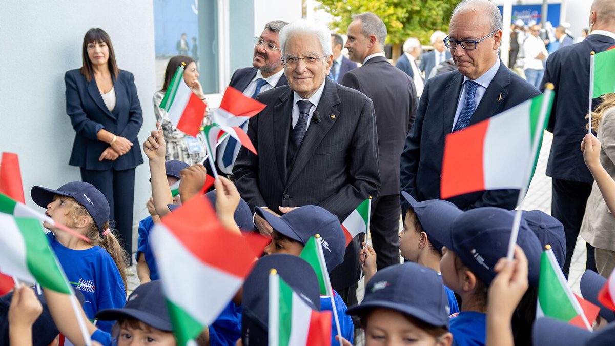Mattarella agli studenti: 'La cultura rende liberi'