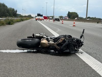 Motorrijder (25) komt om het leven bij botsing op E17 in Deerlijk